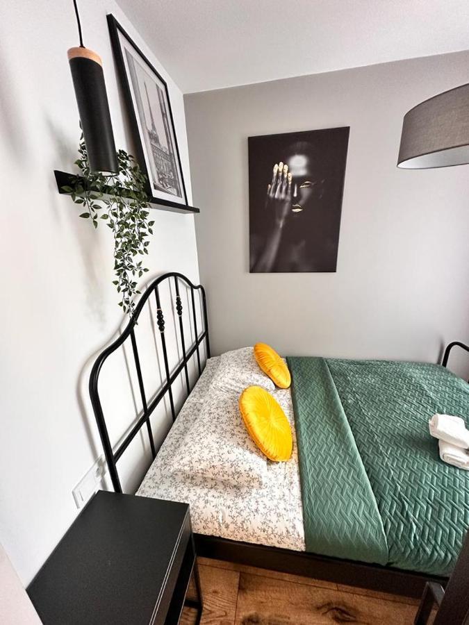 Green Hill Apartments Катовице Экстерьер фото
