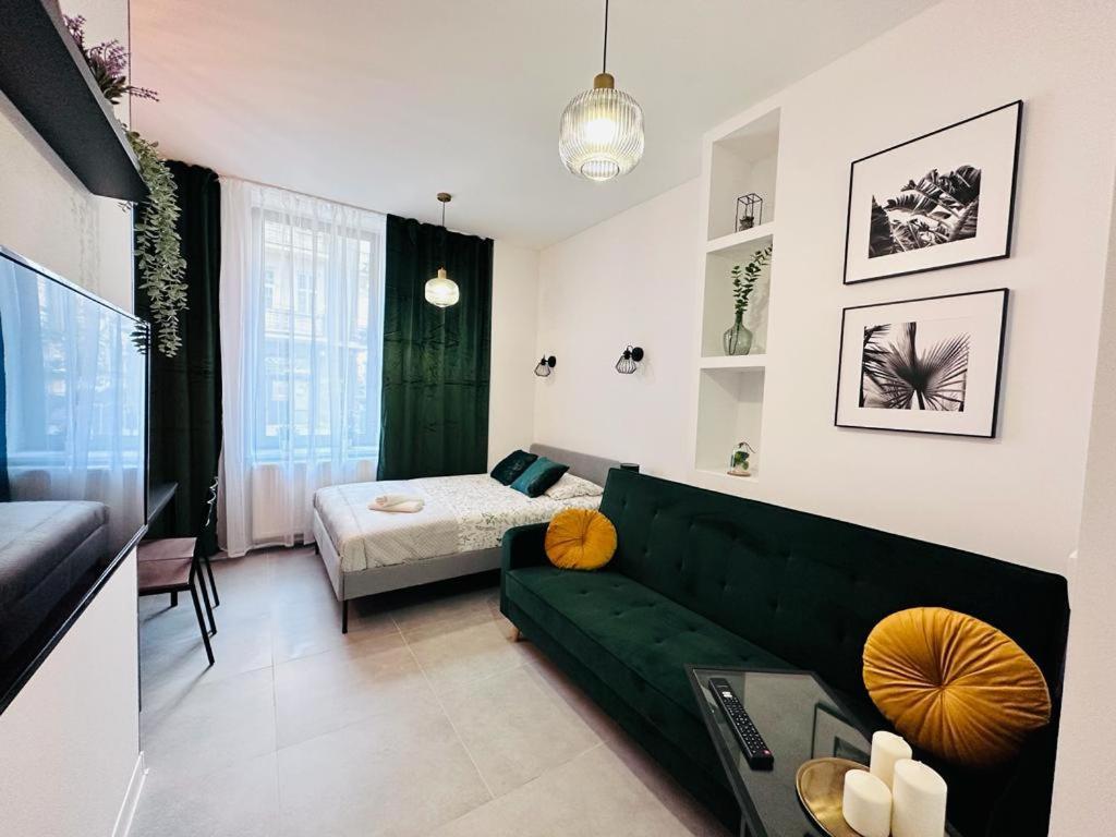 Green Hill Apartments Катовице Экстерьер фото