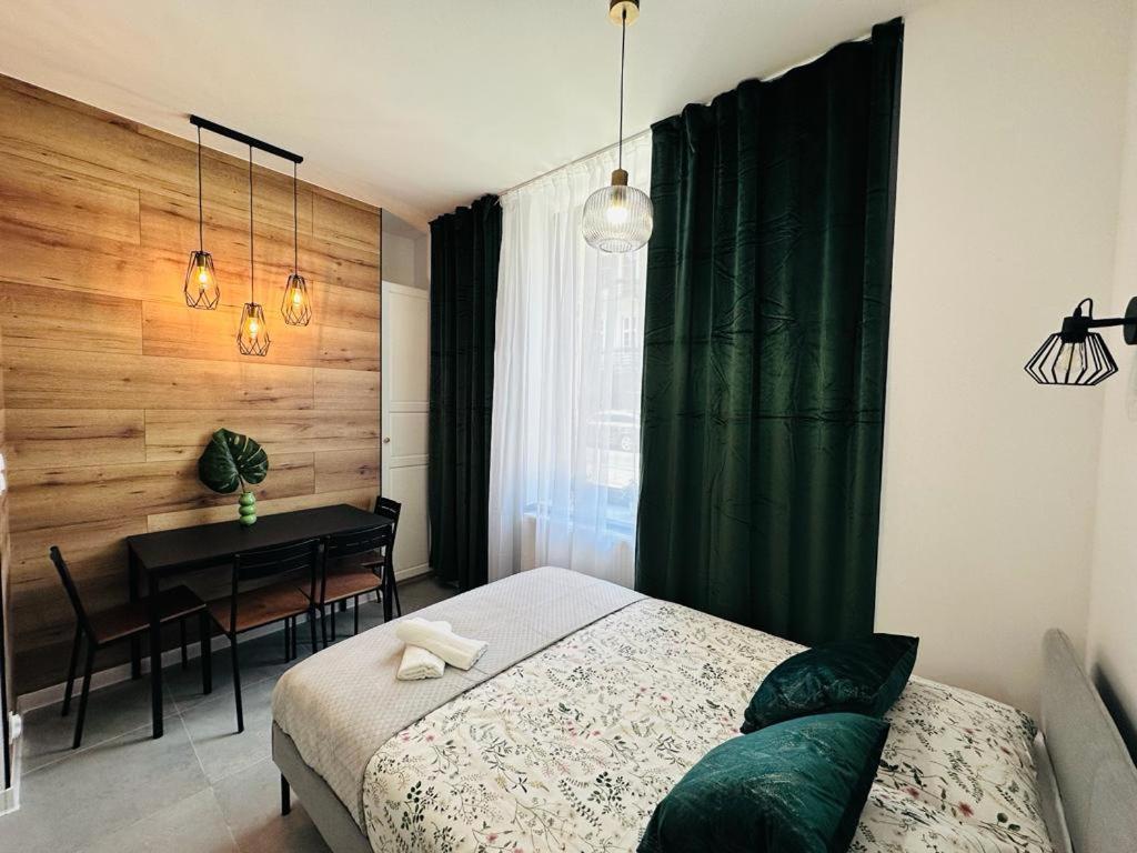 Green Hill Apartments Катовице Экстерьер фото